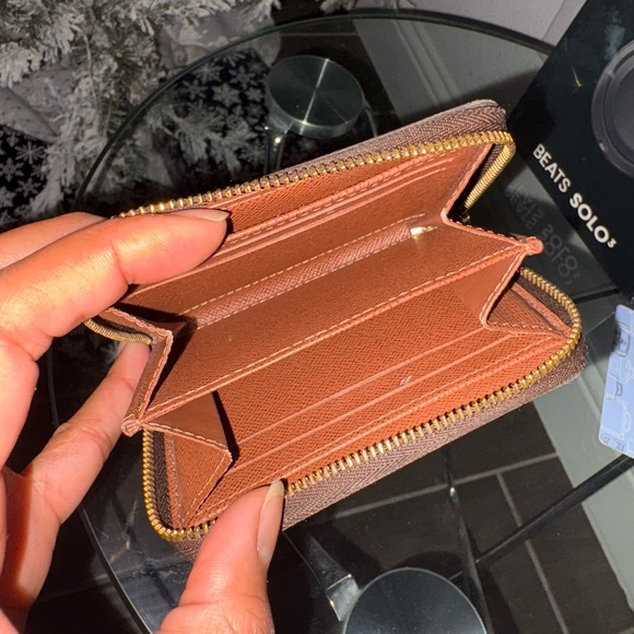 Louis Vuitton Monogram Wallet - Picture 5 of 8